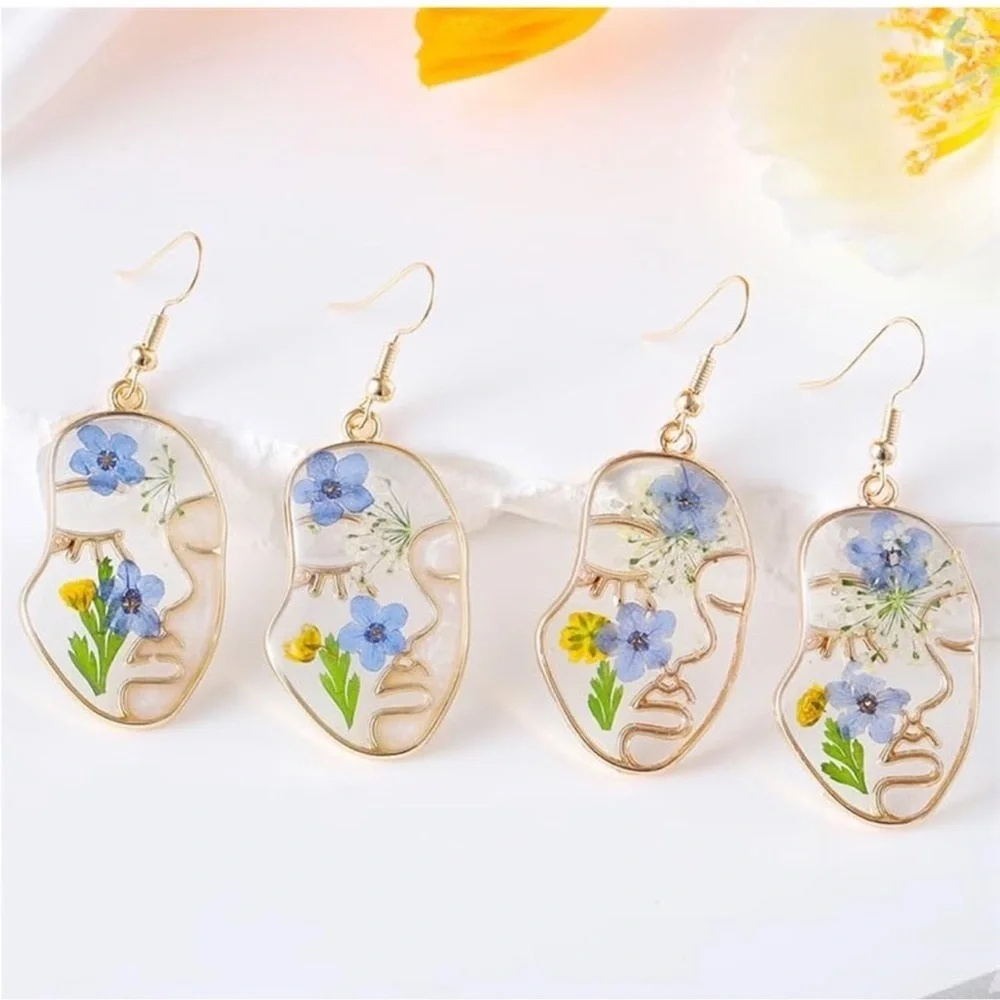 NEW Unique Handmade Floral Face Line Art Earrings 🌸